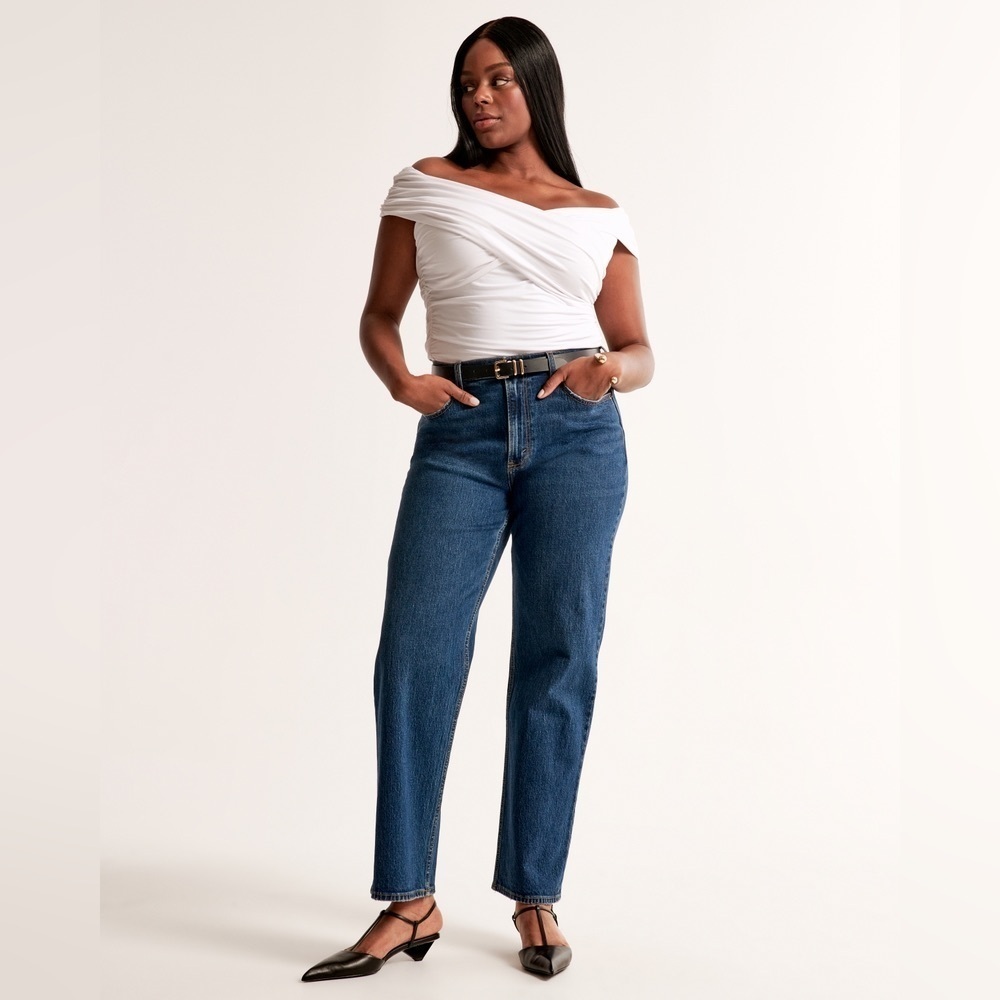 Abercrombie Curve Love Vintage Straight Leg Jeans in Dark Blue